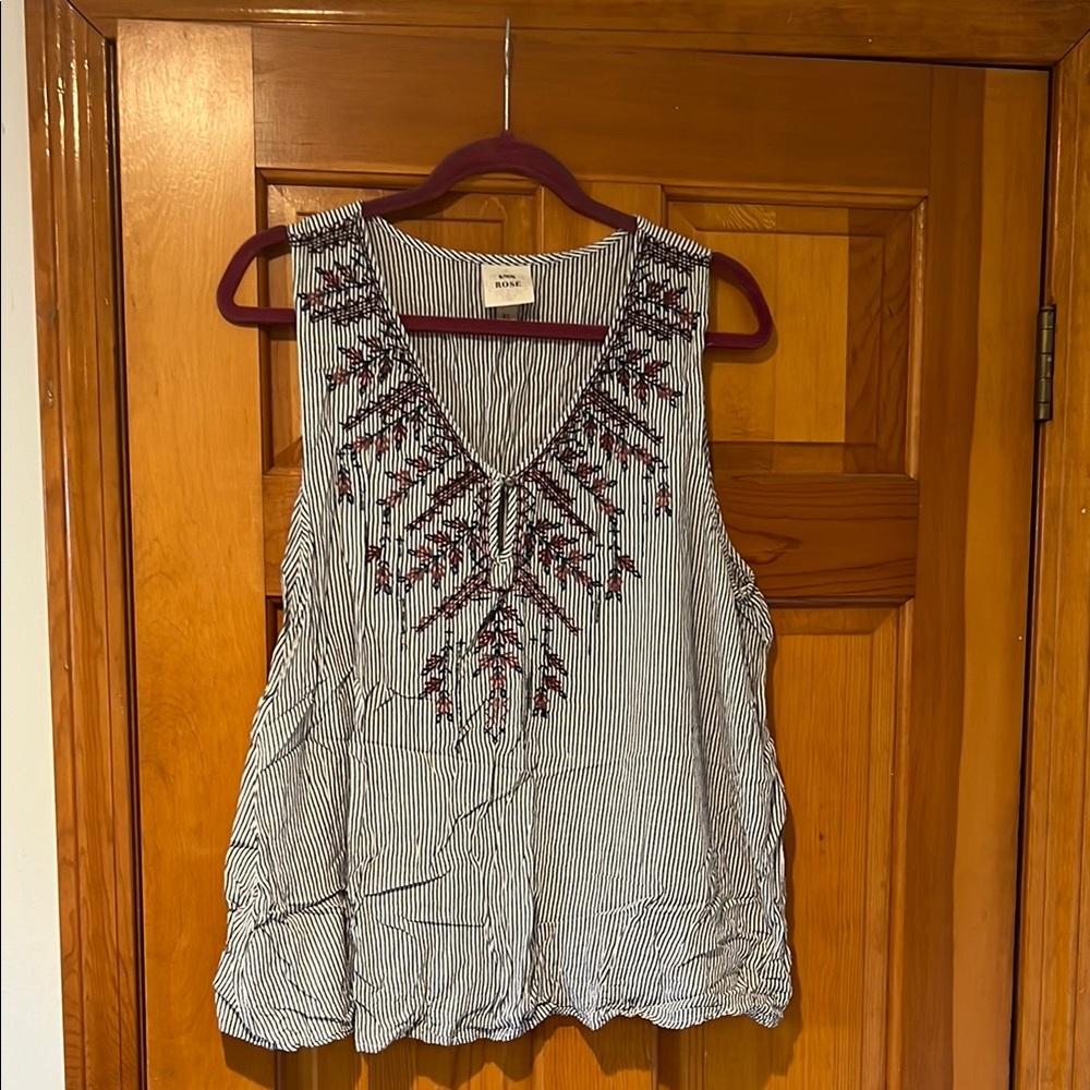 Universal Thread Blue and White Striped Embroidered Sleeveless Tank Top